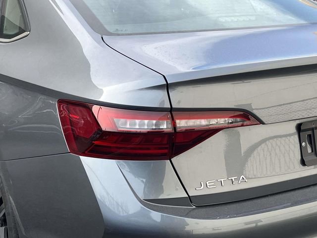 Certified 2023 Volkswagen Jetta SE w/ Panoramic Sunroof Package image 10
