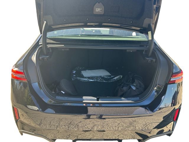 New 2026 BMW 550e xDrive w/ Executive Package image 25