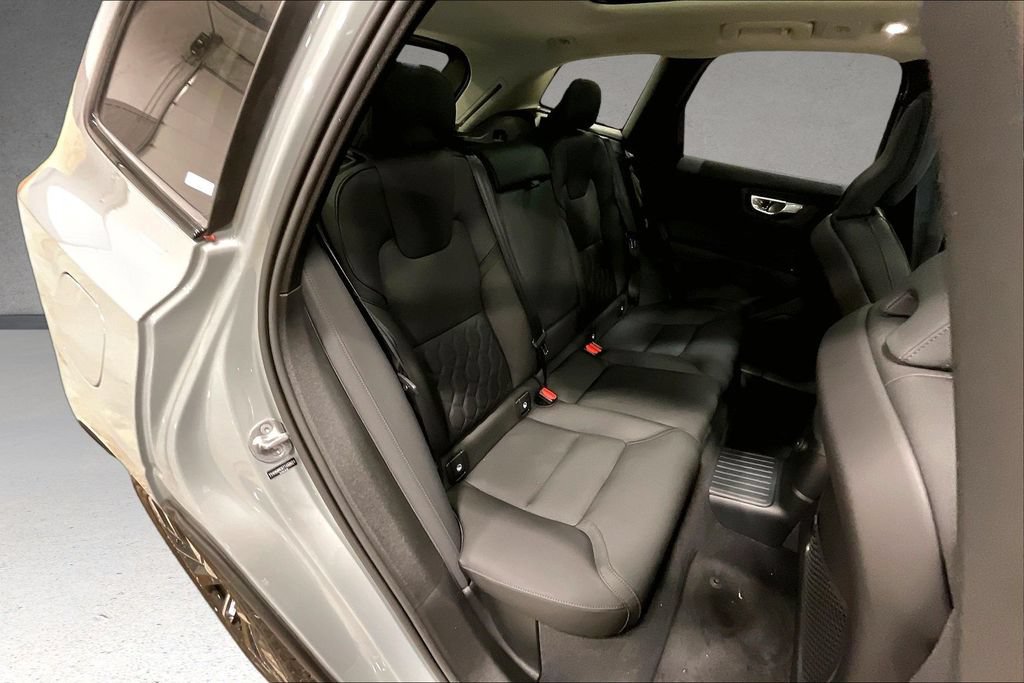 New 2026 Volvo XC60 T8 Plus w/ Protection Package Premier AWD/4WD image 9