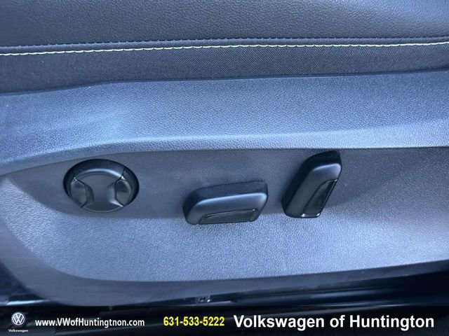 Certified 2025 Volkswagen Taos SEL w/ Taos Adventure Package (SXB) image 16