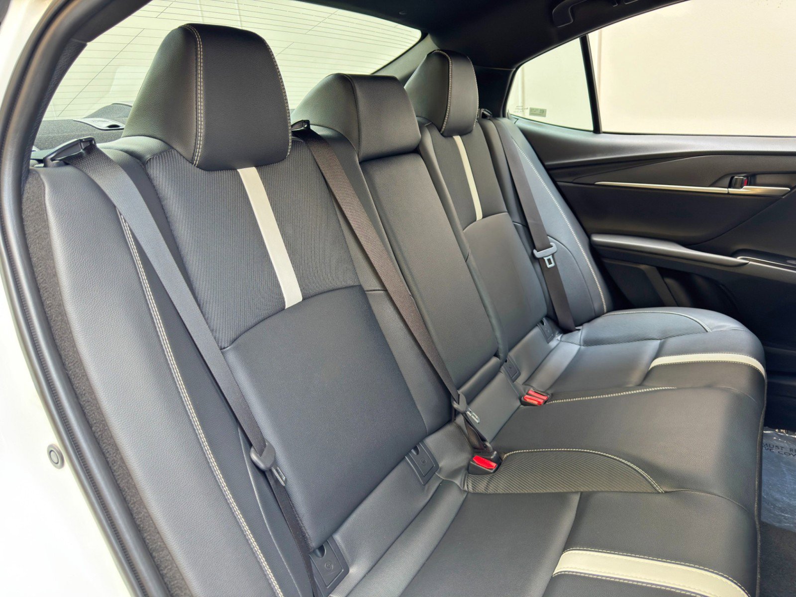 Used 2025 Toyota Camry SE image 38