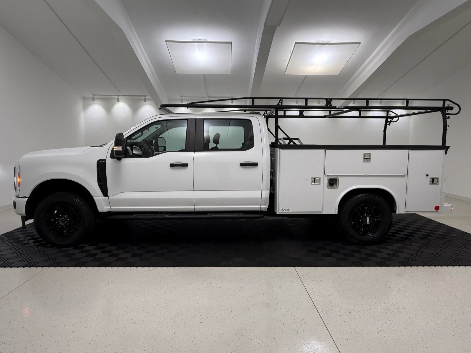 Used 2023 Ford F250 XL w/ STX Appearance Package AWD/4WD image 7
