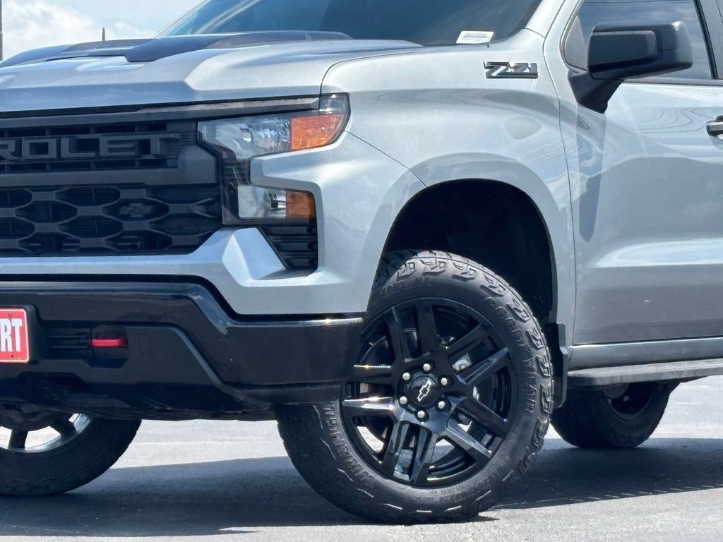 Certified 2023 Chevrolet Silverado 1500 Custom Trail Boss w/ LPO, Dark Essentials Package AWD/4WD image 2