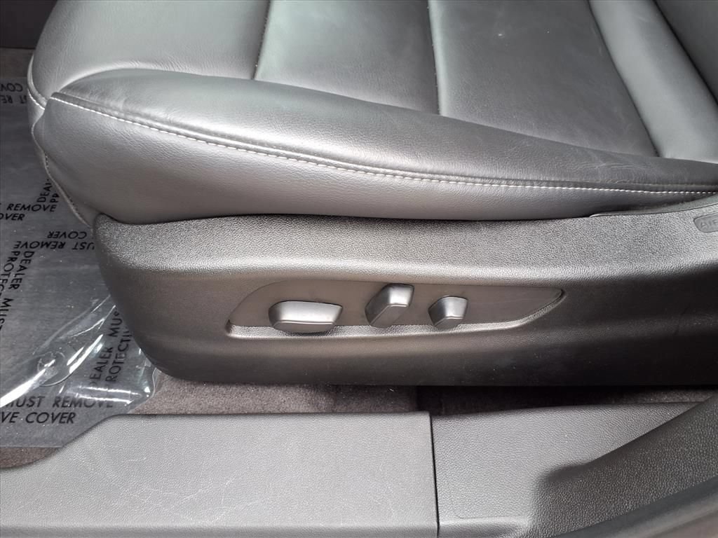 Certified 2024 Cadillac XT4 Luxury w/ Cold Weather Package FWD image 20