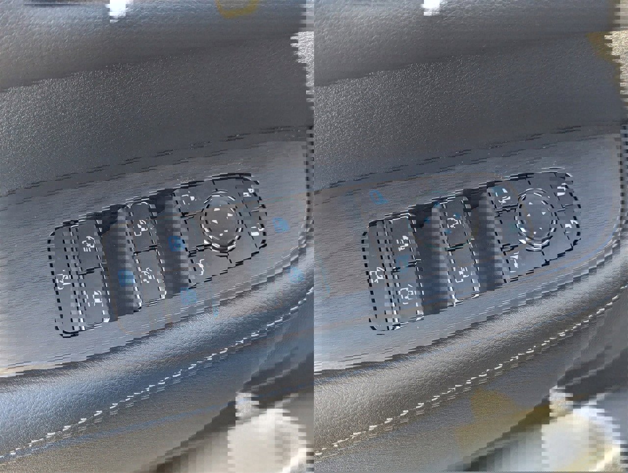 New 2025 Nissan Armada SV image 14