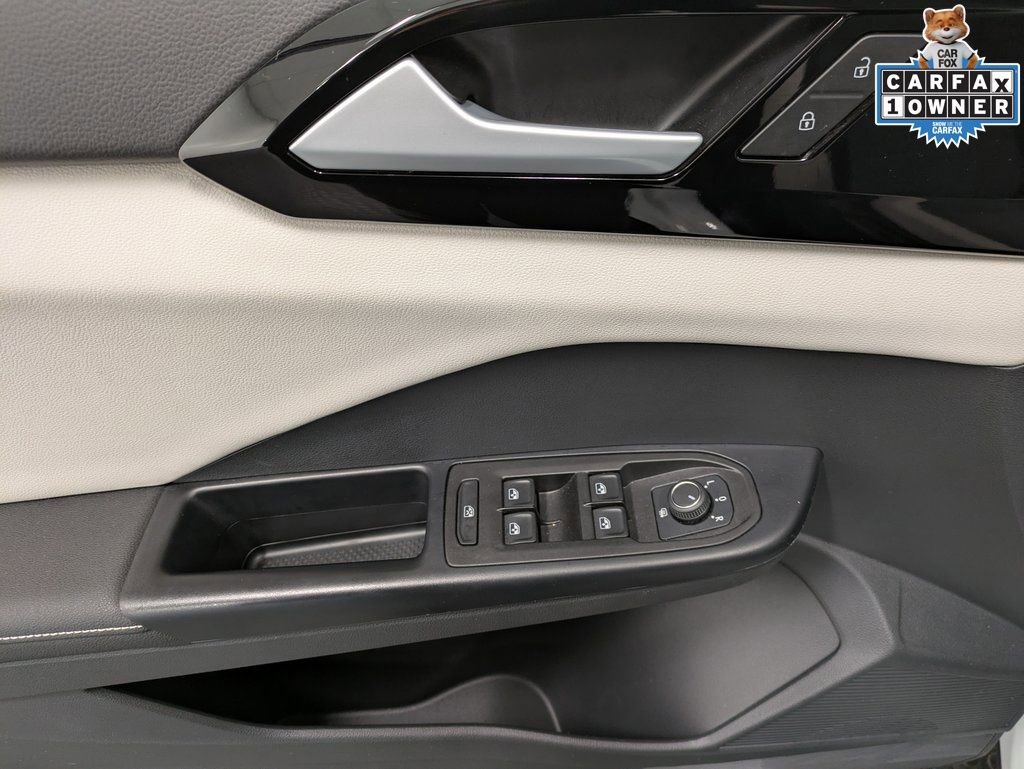 Used 2025 Volkswagen Taos S image 12