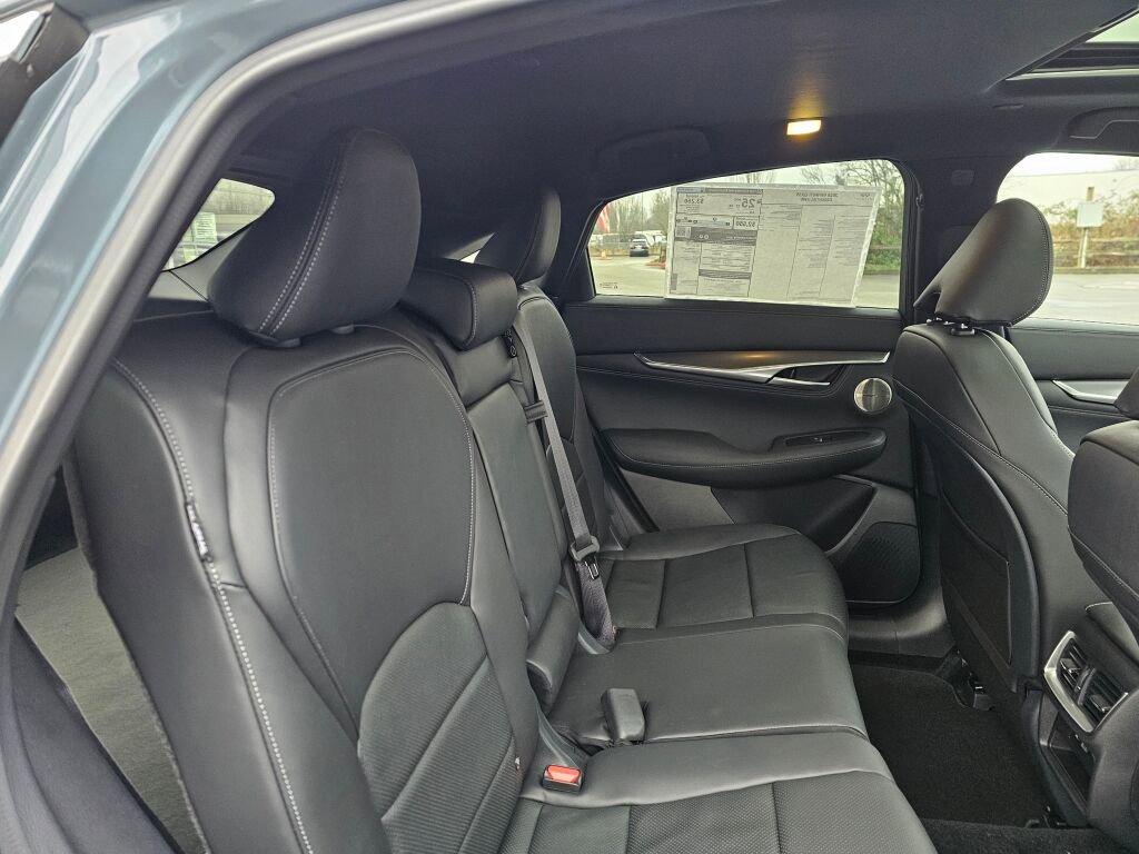 New 2025 INFINITI QX55 Essential image 16