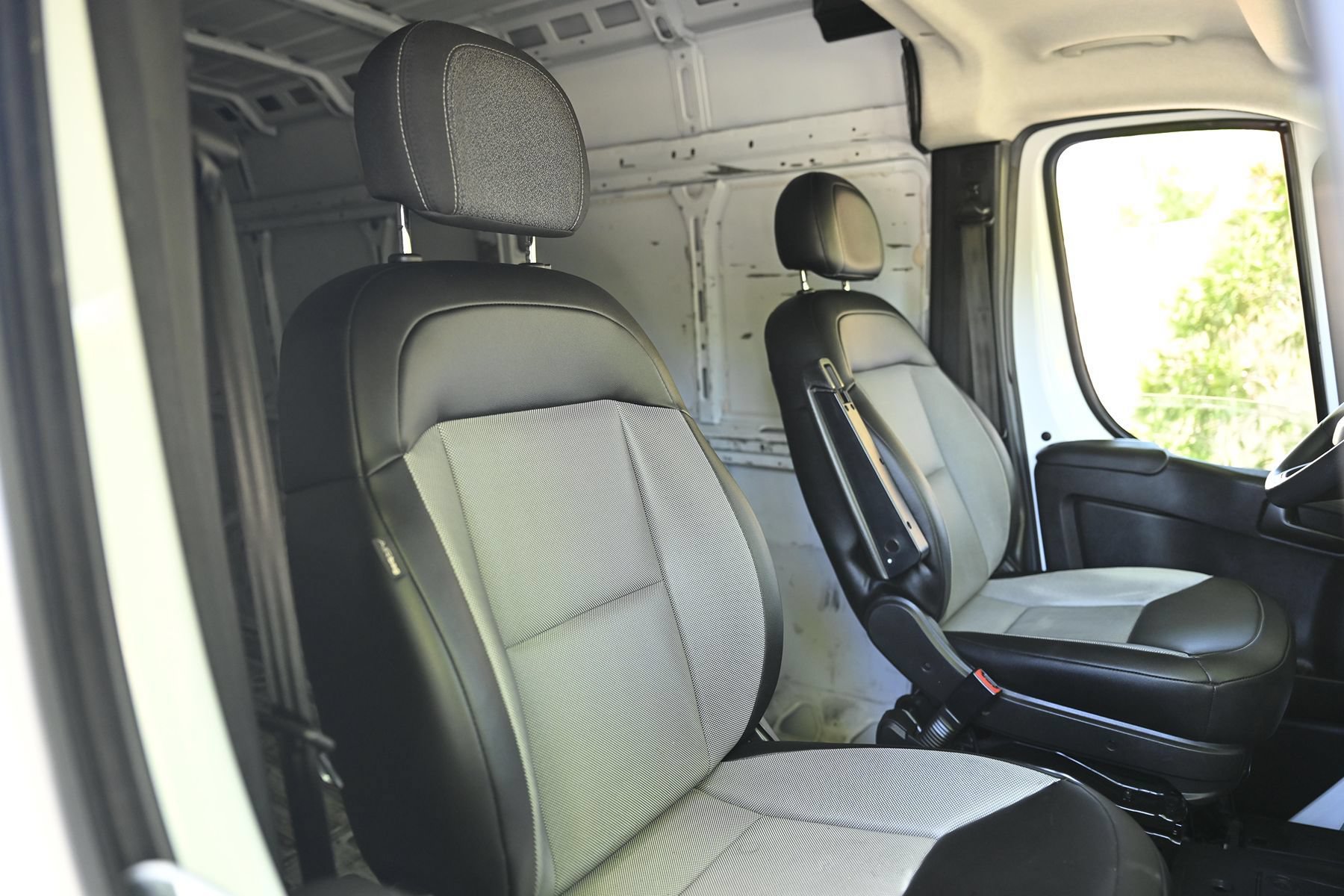Used 2023 RAM ProMaster 2500 FWD image 12