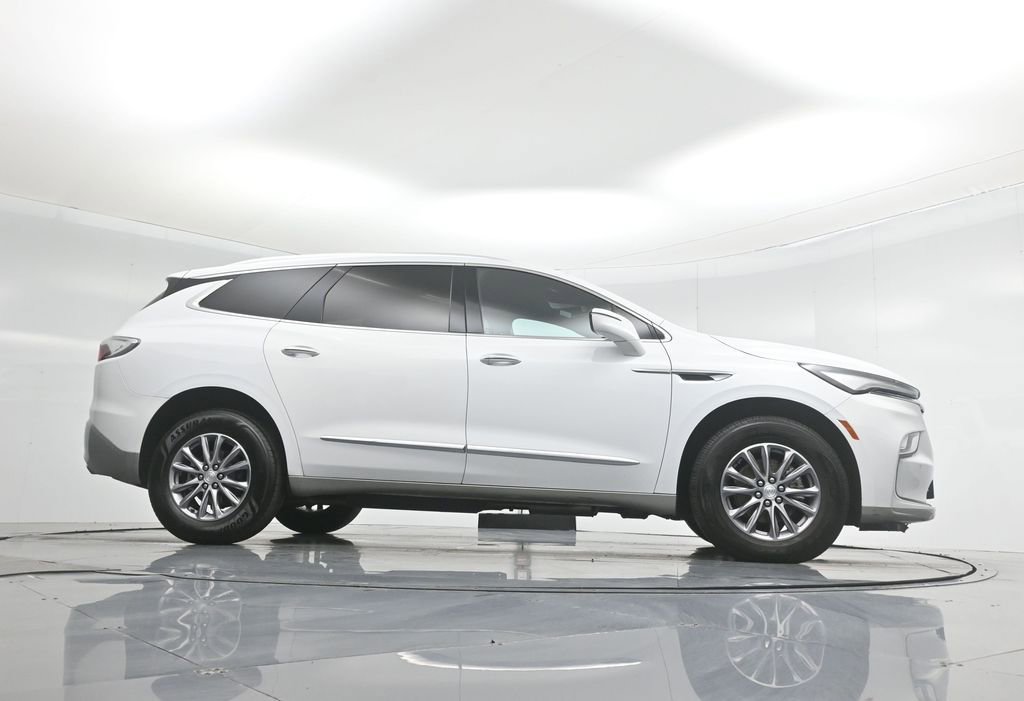 Used 2022 Buick Enclave Essence image 49
