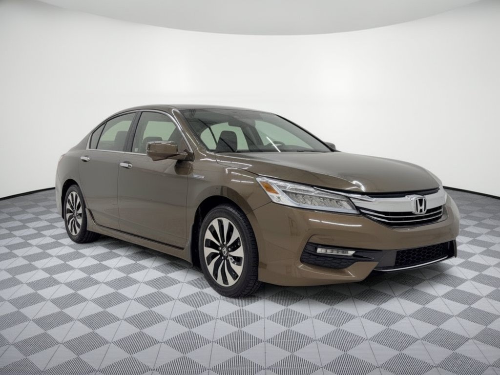 Used 2017 Honda Accord Touring image 7