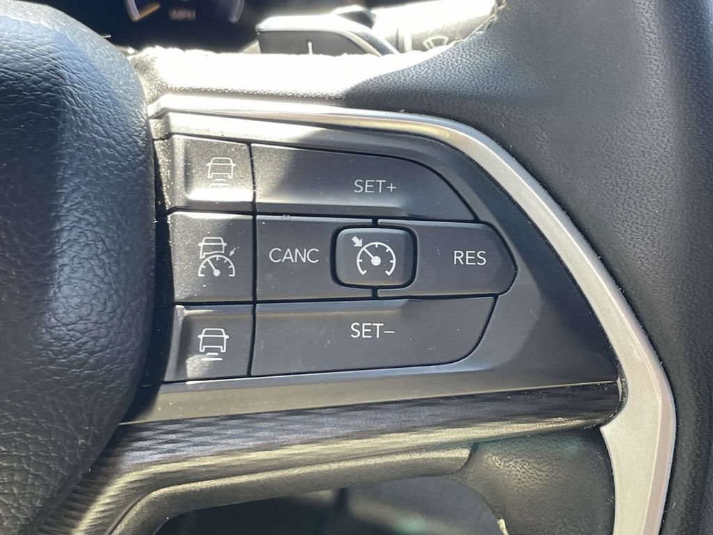 Certified 2023 Jeep Grand Cherokee L Laredo AWD/4WD image 31