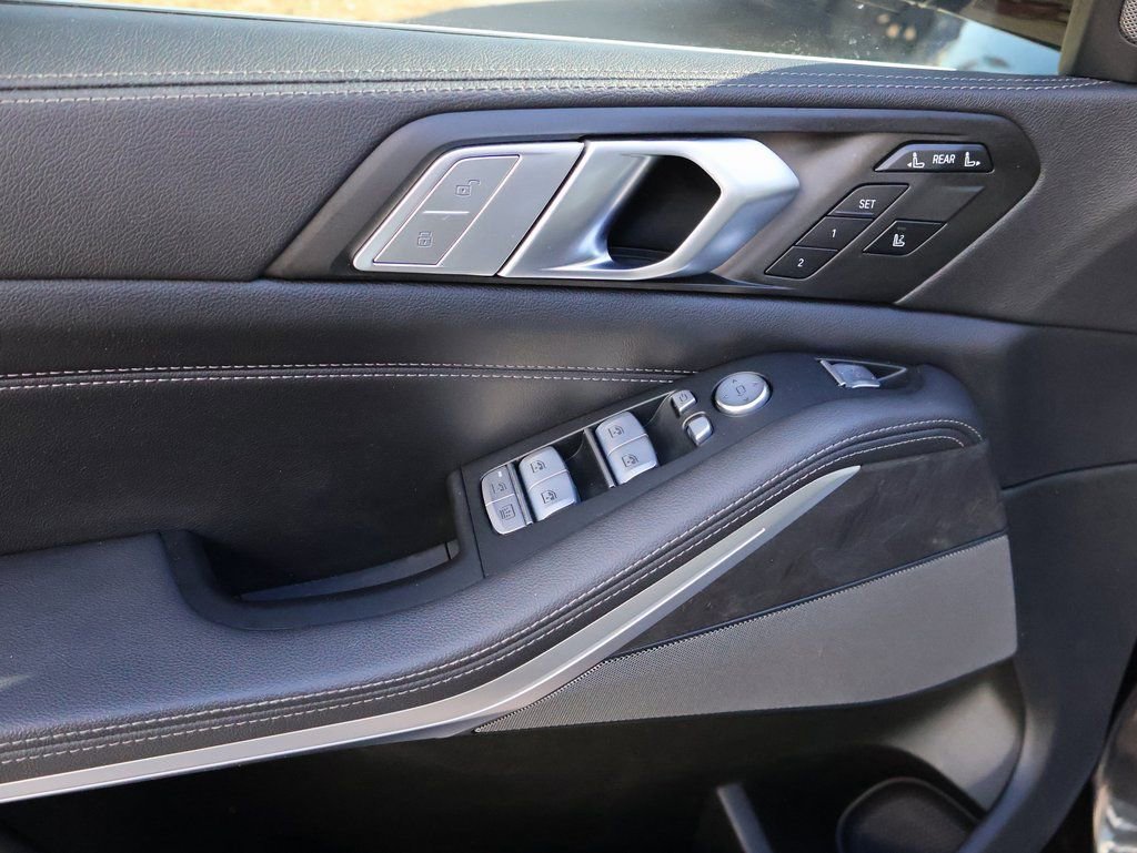 Used 2021 BMW X7 xDrive40i w/ Premium Package image 27