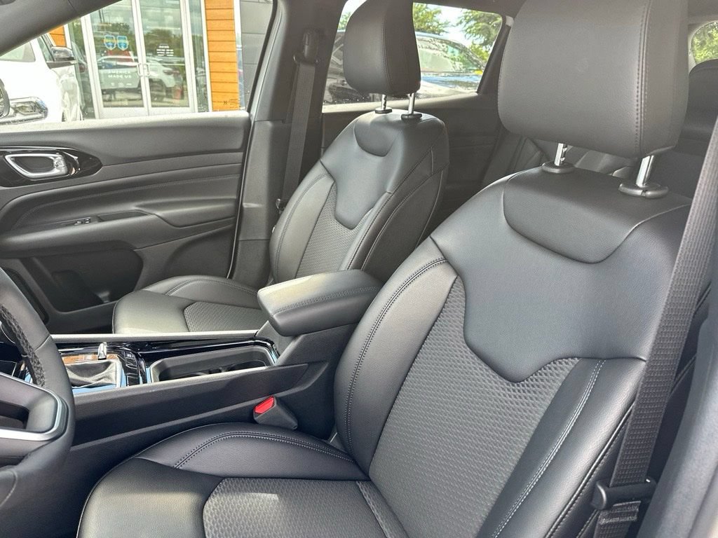 New 2026 Jeep Compass Latitude AWD/4WD image 22