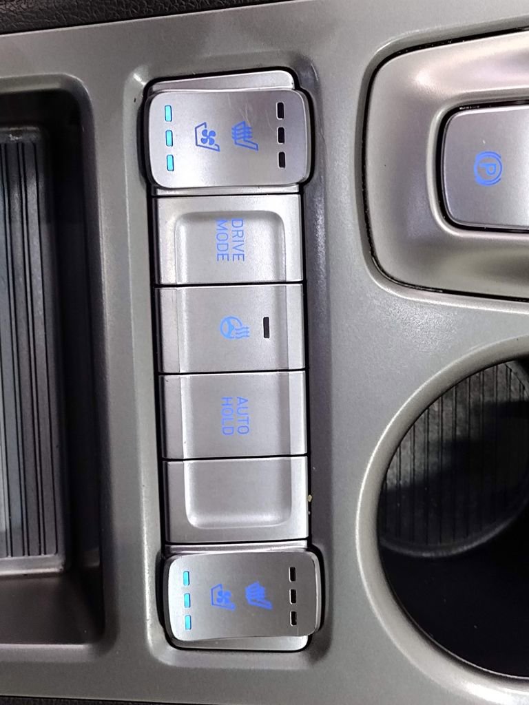 Certified 2023 Hyundai Kona Limited w/ Cargo Package image 26