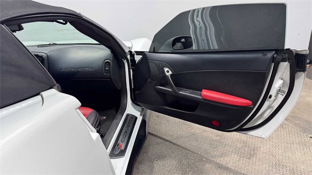 Used 2013 Chevrolet Corvette Convertible image 9