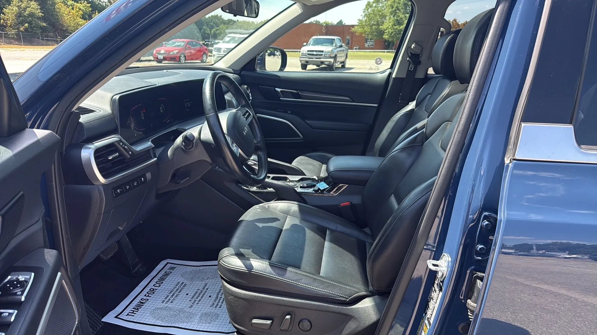 Used 2025 Kia Telluride S AWD/4WD image 19
