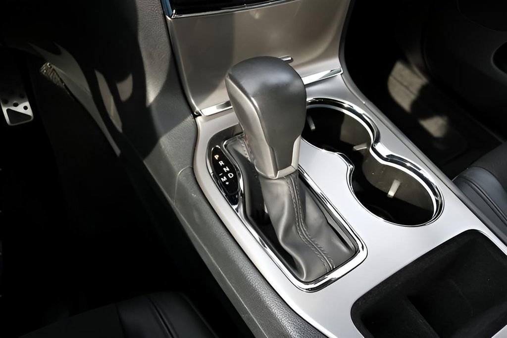 Used 2022 Jeep Grand Cherokee Laredo X RWD image 26