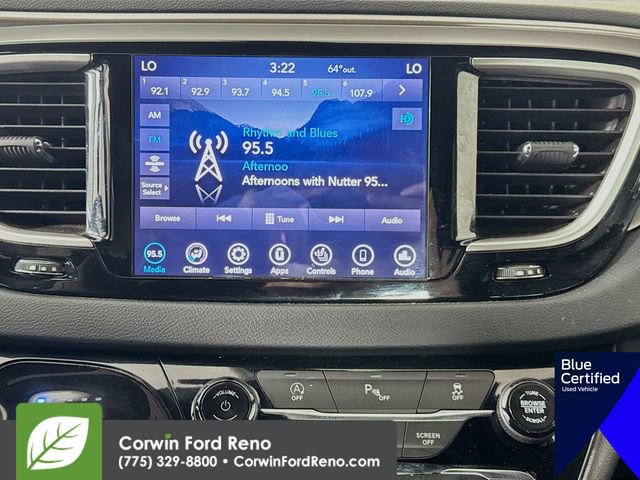 Used 2020 Chrysler Pacifica Touring-L image 17