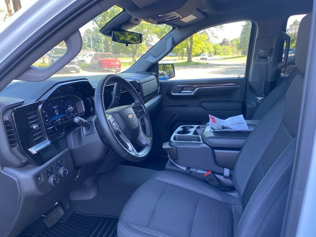 Used 2023 Chevrolet Silverado 1500 LT AWD/4WD image 11