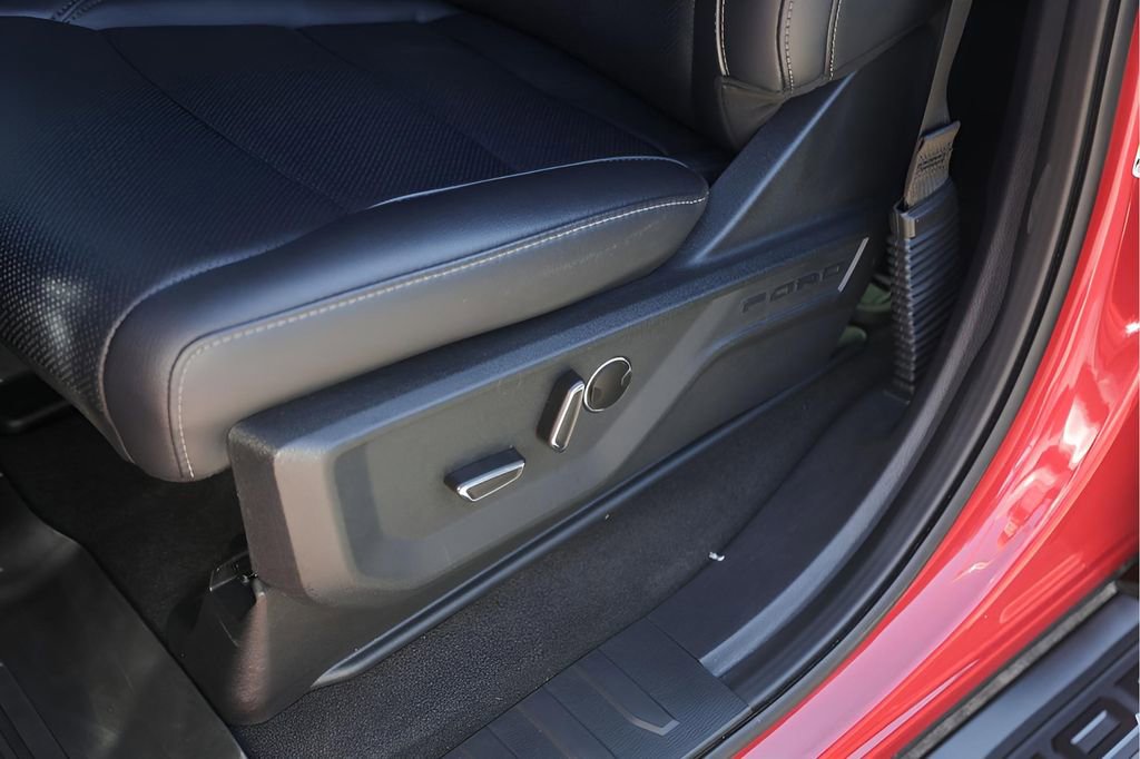 Used 2025 Ford F150 Lariat w/ Equipment Group 502A High image 11