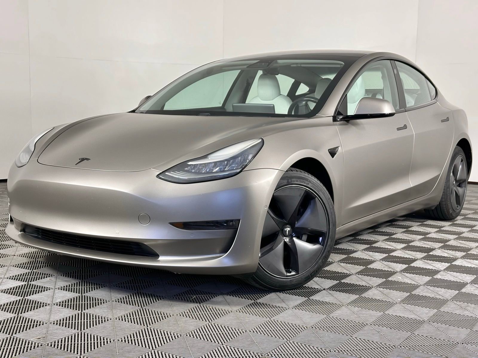 Used 2018 Tesla Model 3 Long Range AWD/4WD image 39