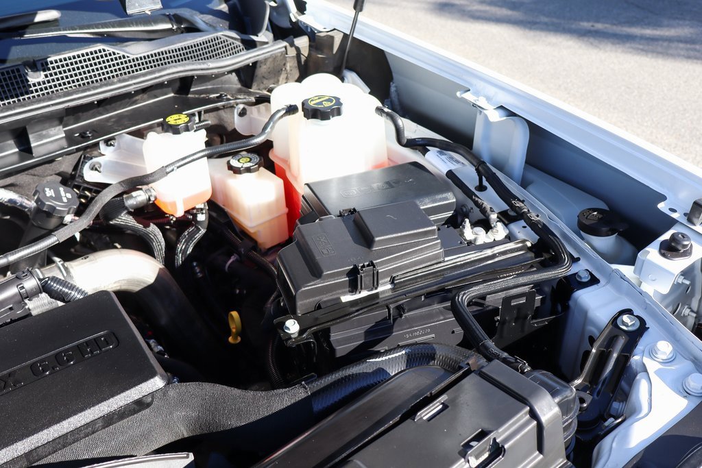 Used 2025 Chevrolet Silverado 3500 LT w/ Convenience Package image 13