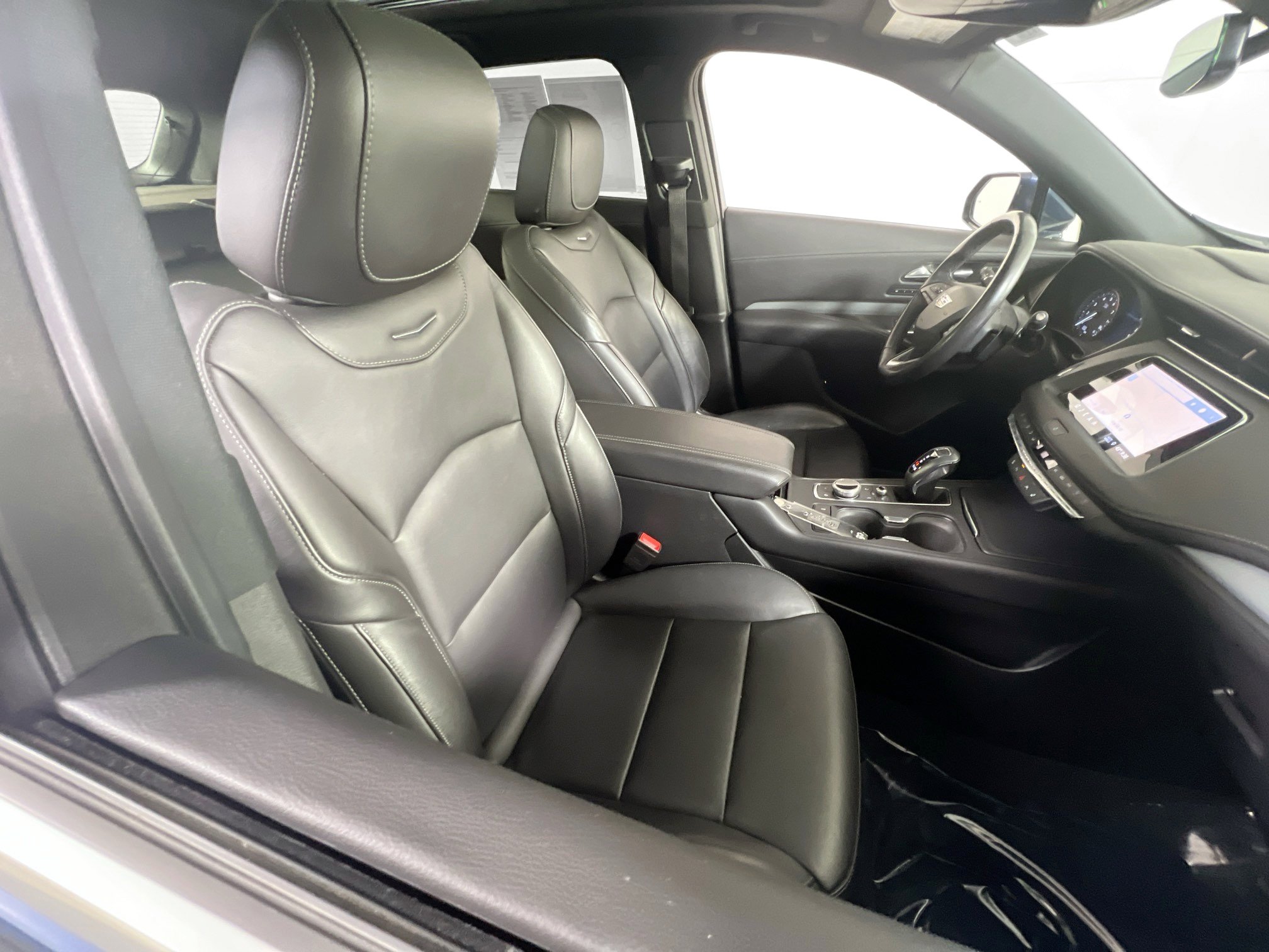 Used 2019 Cadillac XT4 Premium Luxury w/ Technology Package image 27