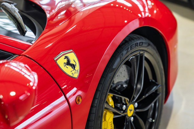 Used 2018 Ferrari 488 GTB RWD image 19