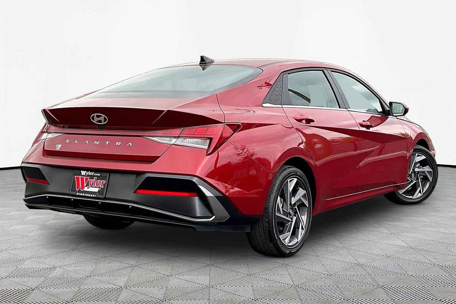 Certified 2025 Hyundai Elantra SEL FWD image 6