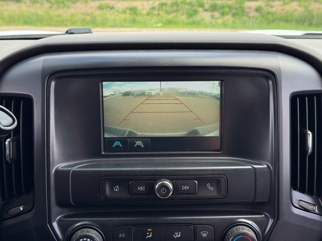 Used 2018 Chevrolet Silverado 1500 Custom w/ Custom Convenience Package AWD/4WD image 4