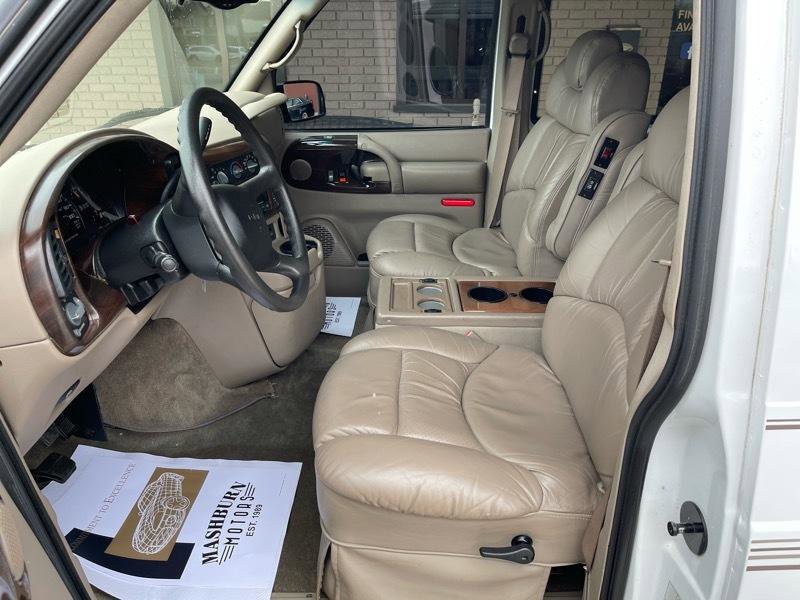 Used 2004 GMC Safari Conversion image 20