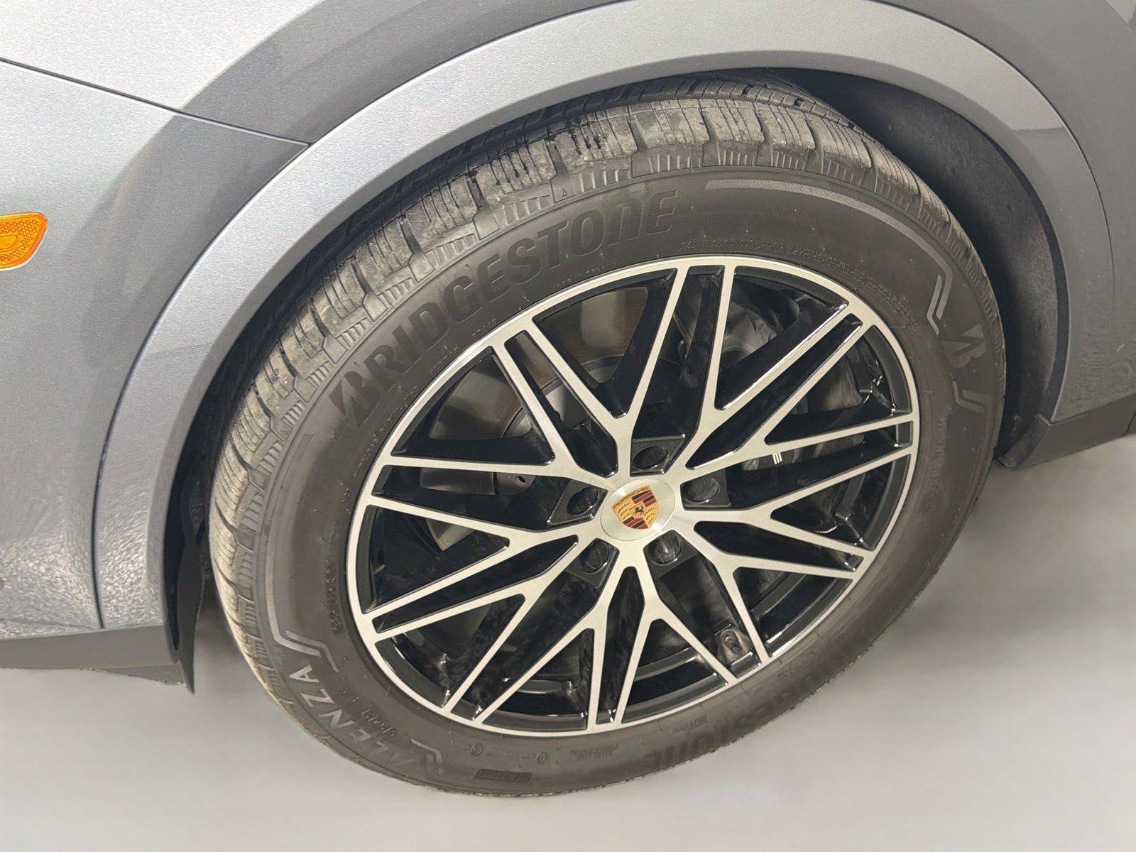 Certified 2026 Porsche Cayenne AWD/4WD image 11