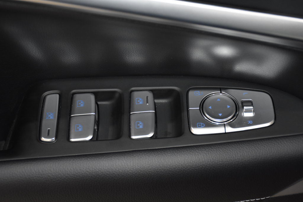 New 2026 Genesis G70 2.5T RWD image 18