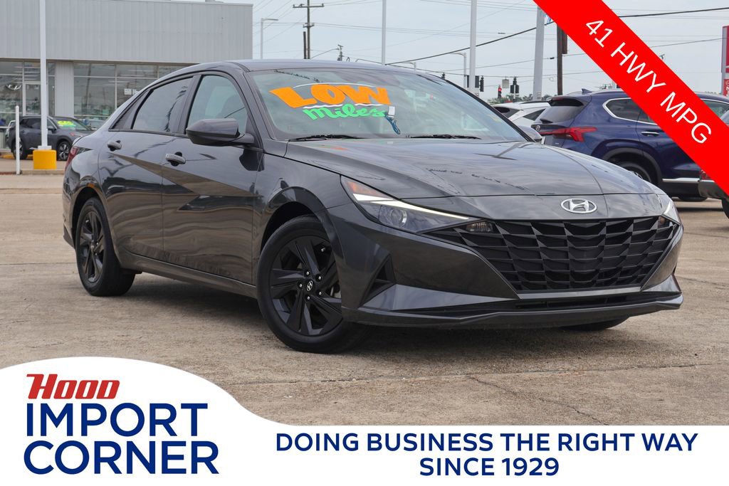 Used 2022 Hyundai Elantra SEL image 1