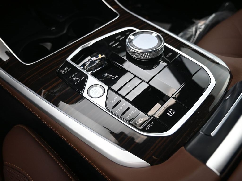 New 2026 BMW X5 M60i w/ Executive Package image 16