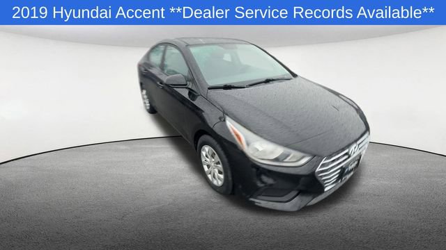 Used 2019 Hyundai Accent SE image 2