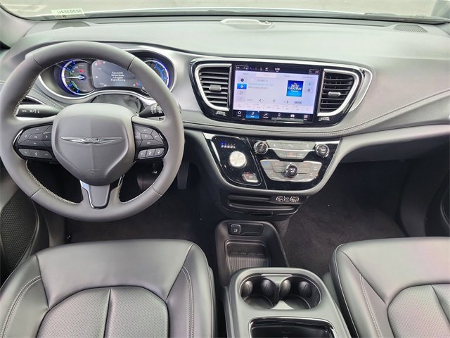 New 2023 Chrysler Pacifica Touring-L w/ S Appearance Package image 10