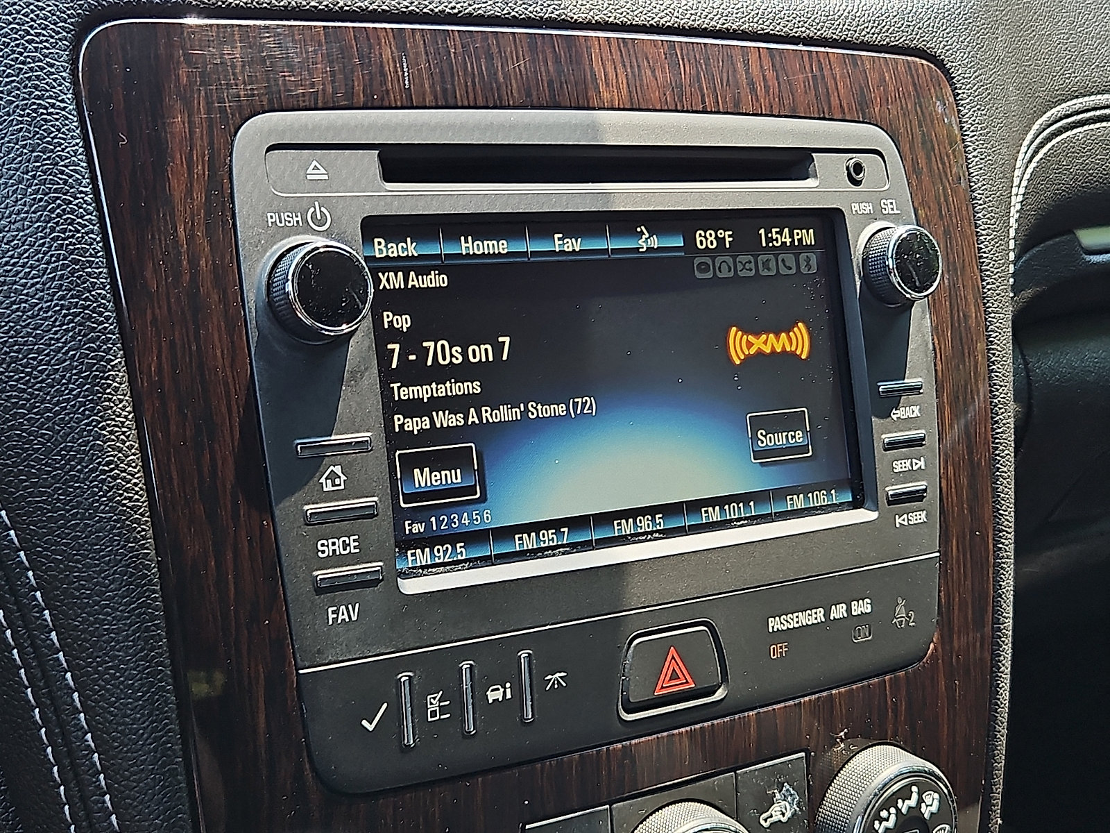 Used 2017 Chevrolet Traverse LT w/ Style and Technology Package FWD image 16