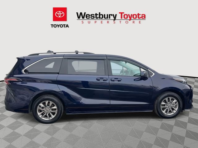 Certified 2025 Toyota Sienna LE w/ LE Plus Package AWD/4WD image 5