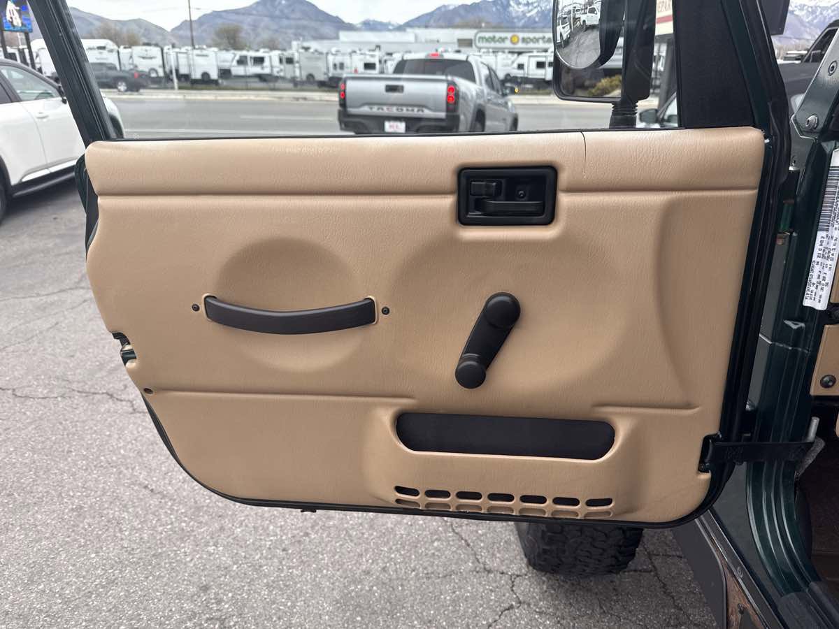 Used 1999 Jeep Wrangler Sahara image 11