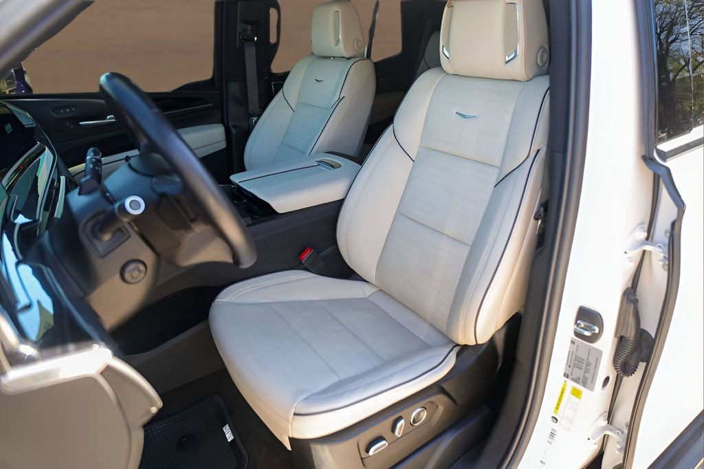 Certified 2023 Cadillac Escalade Sport w/ LPO, ONYX Package image 7