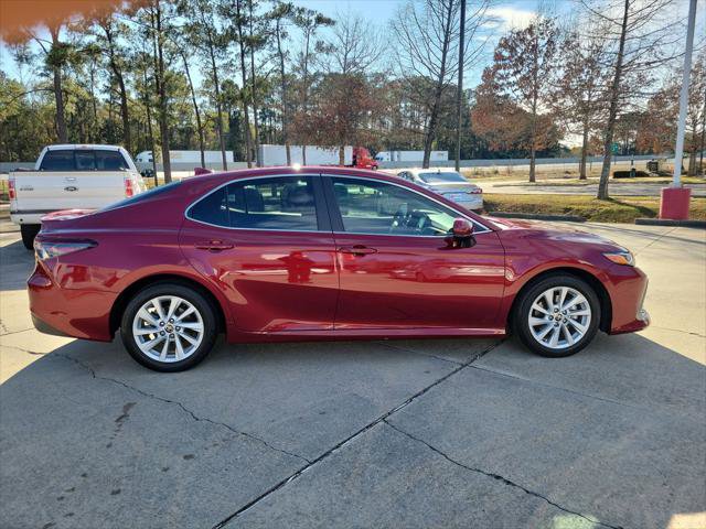 Certified 2022 Toyota Camry LE image 8