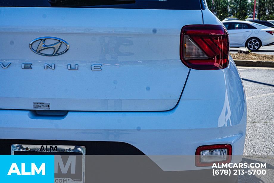 Used 2025 Hyundai Venue SEL image 13