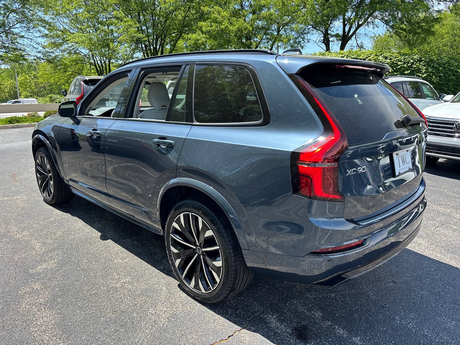 New 2026 Volvo XC90 B6 Ultra w/ Protection Package Premier AWD/4WD image 7