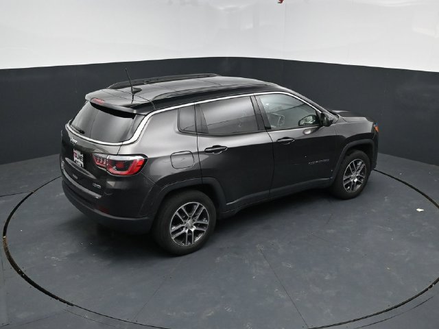 Used 2018 Jeep Compass Latitude w/ Popular Equipment Group AWD/4WD image 26