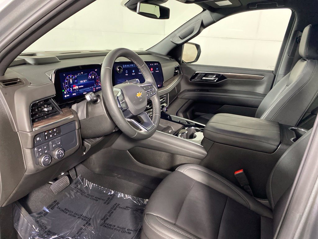 Used 2025 Chevrolet Tahoe LT w/ Comfort Package AWD/4WD image 12