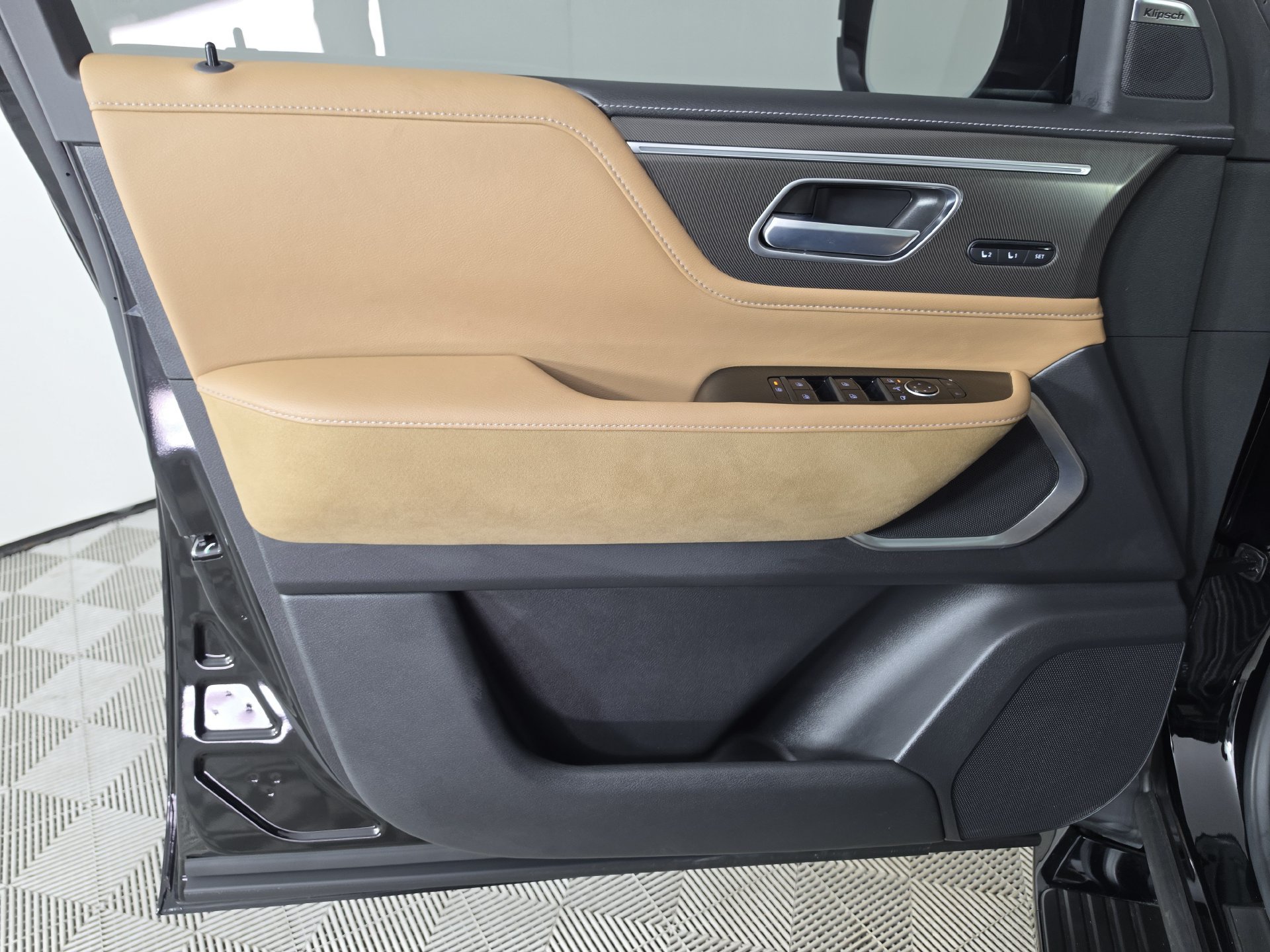 Used 2026 INFINITI QX80 Luxe RWD image 6