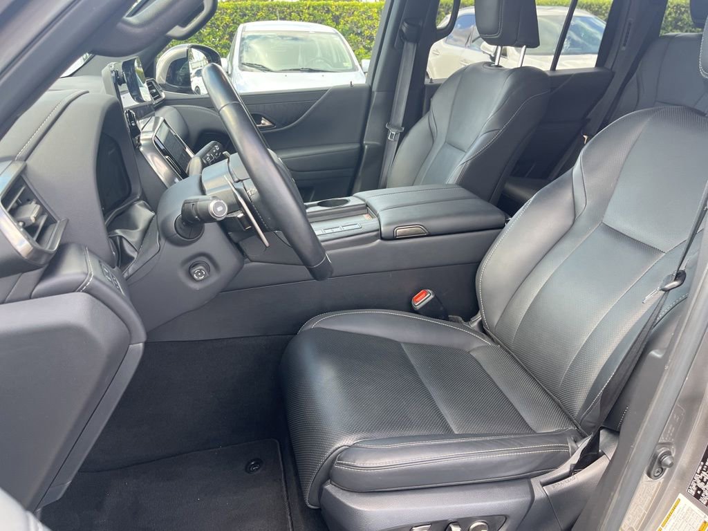 Used 2023 Lexus LX 600 4WD w/ Interior Upgrade Package image 10