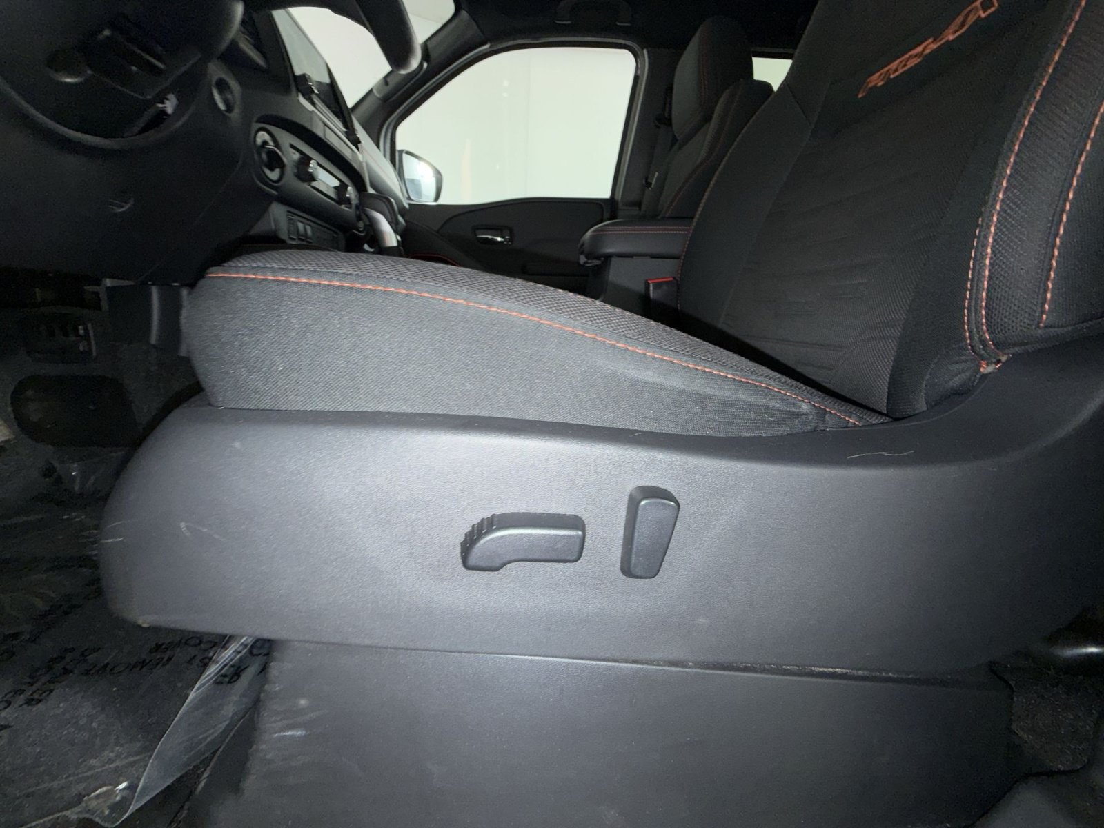 Used 2022 Nissan Frontier PRO-4X AWD/4WD image 14