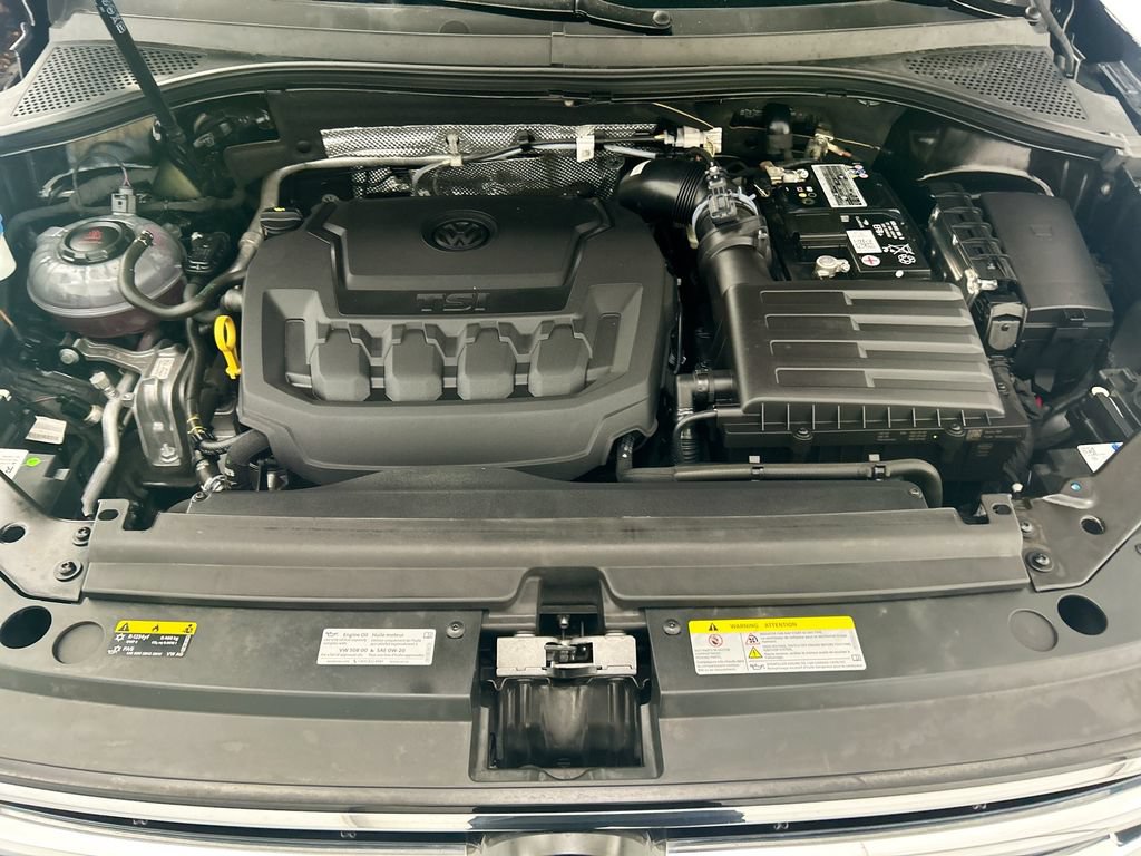 Used 2023 Volkswagen Tiguan SE w/ Panoramic Sunroof Package FWD image 28